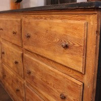 Ancien meuble de mercerie en bois
