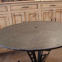 Table ronde en métal pied Eiffel - Metal Round Table