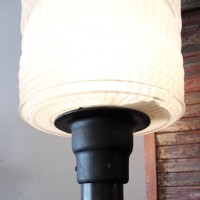 Ancien lampadaire Holophane