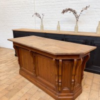 French wooden counter shop