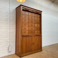 Oak notary cabinet from the 1930s