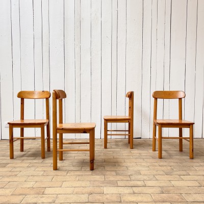 Series of 4 design chairs in pine, 1970