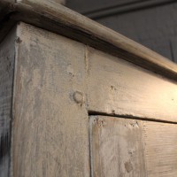 Ancienne armoire d'atelier en bois