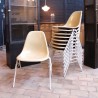 11 Chaises en fibre de verre Charles et Ray Eames