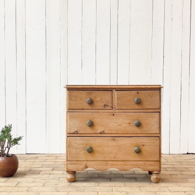 Early 20th century pine chest of drawers