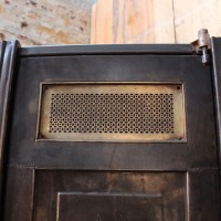 Ancienne armoire industrielle en métal