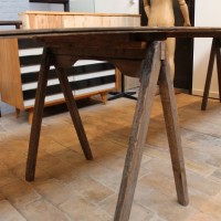 Grande table d'atelier en bois