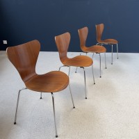 Arne JACOBSEN  set of 4  SEVEN chairs for Fritz HANSEN