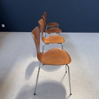 Arne JACOBSEN  set of 4  SEVEN chairs for Fritz HANSEN