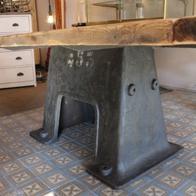 Industrial table central foot - Table industrielle pied en fonte