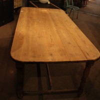 Ancienne table en bois vers 1890