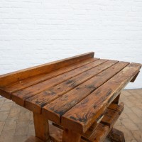 Ancienne table de travail primitive