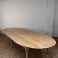 Large oak community table, early 20th century