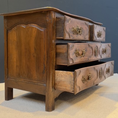 French Parisian chest of drawers in walnut from 19 th Century