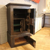 Old industrial chest 1900