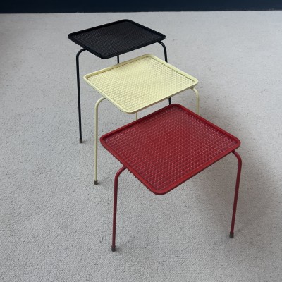 Tables gigognes SOUMBA de Mathieu MATEGOT vers 1950. Produit proposé par ECLECTIQUE ANTIQUE.