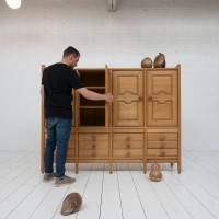 Cabinet en chêne de GUILLERME et CHAMBRON vers 1960