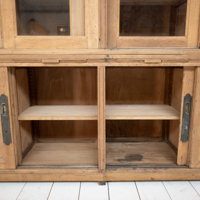 Cabinet with sliding doors from the Banque de France, 1930