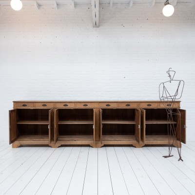 Large oak sideboard, 1930