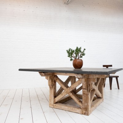 Grande table de repas en bois et pierre bleue