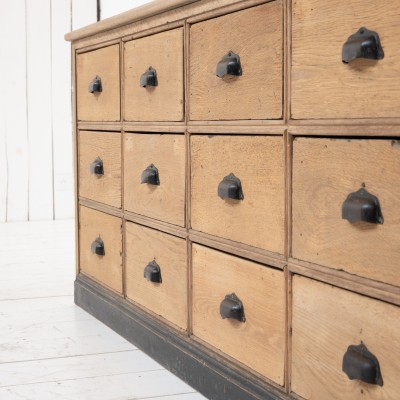 Oak chest of drawers, 1930