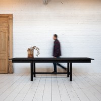 Ancienne table en bois, finition bois brûlé 1950