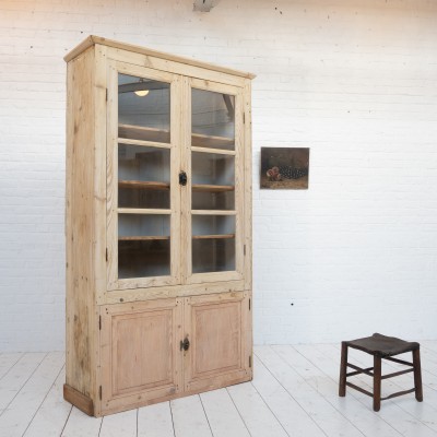 Antique 4-door wooden display cabinet, 1930