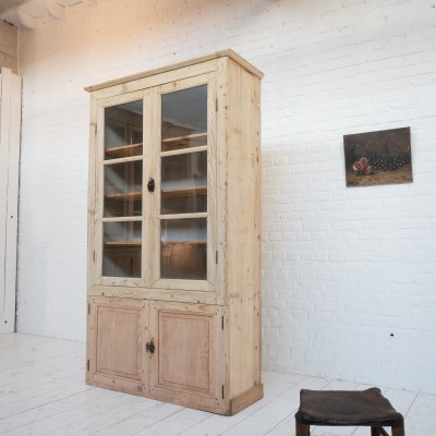 Antique 4-door wooden display cabinet, 1930