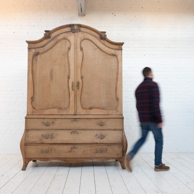 Dutch oak cabinet, 19th century