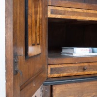 Oak and walnut 2-door cabinet, 18th century