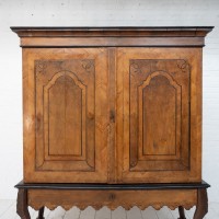 Oak and walnut 2-door cabinet, 18th century