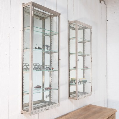 French Pair of nickel-plated brass display cabinets, 1930