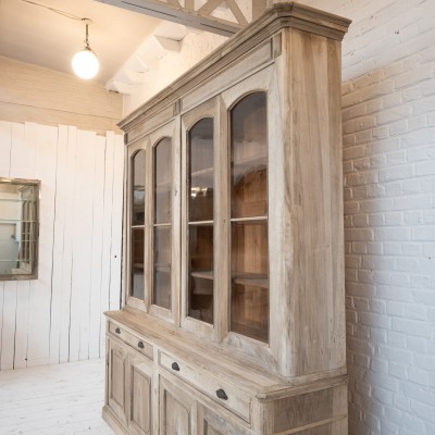 Large walnut bookcase, 1930