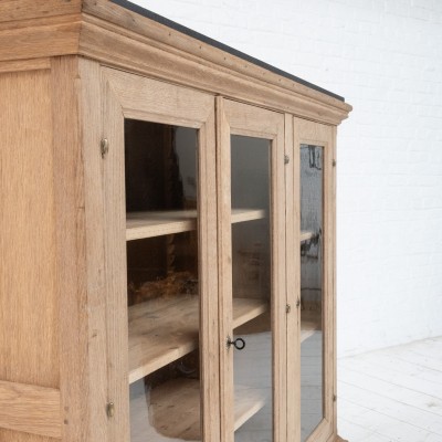 3-door oak and bluestone display cabinet, 1930