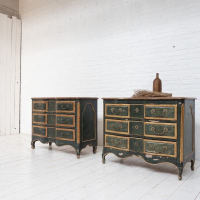 Ensemble de commodes arbalète en bois peint, début 20ème