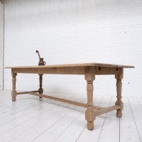 Large oak table, early 20th century