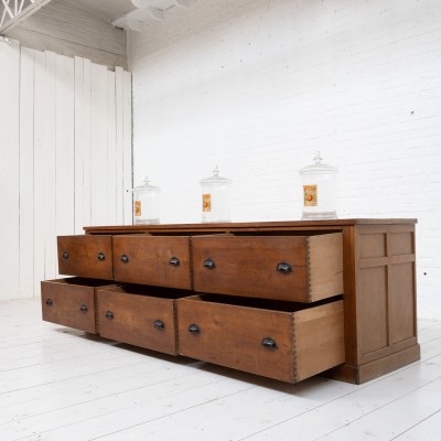 Oak chest of drawers, 1950
