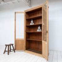 Imposante bibliothèque en chêne 2 portes, 1930