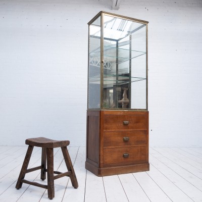 Vitrine de commerce laiton et chêne, début 20ème
