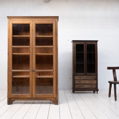 2-door display case, early 20th century