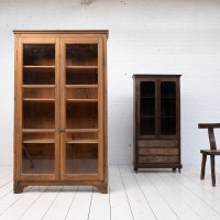 2-door display case, early 20th century