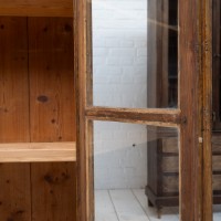 2-door display case, early 20th century