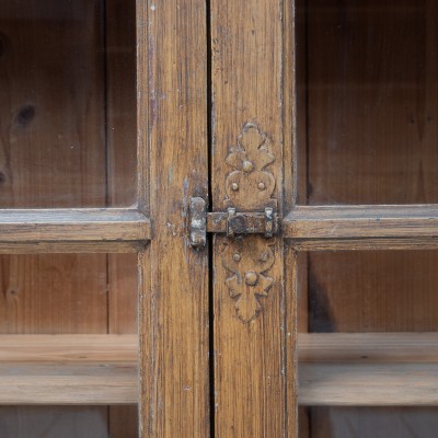 2-door display case, early 20th century