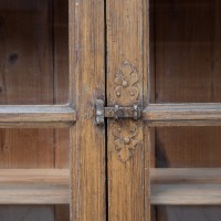 2-door display case, early 20th century