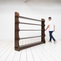 Imposante étagère brutaliste