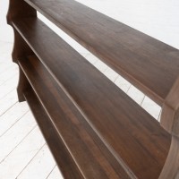 Imposante étagère brutaliste