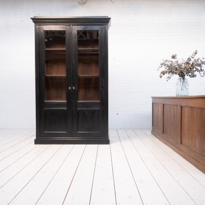 French 2-door display cabinet in blackened walnut, early 20th century.