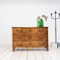 Curved cherry wood chest of drawers, Italy, 18th century