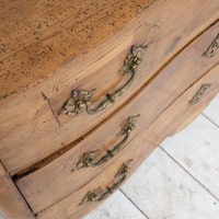 Curved cherry wood chest of drawers, Italy, 18th century