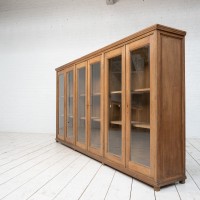 Grande vitrine en chêne, début 20ème